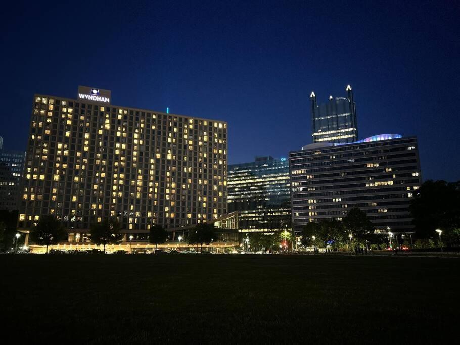 Sweeping Stadium Views Wonderfully Located 24-7 Parking Gym Lounge Питсбърг Екстериор снимка