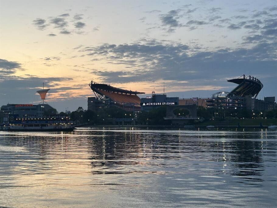 Sweeping Stadium Views Wonderfully Located 24-7 Parking Gym Lounge Питсбърг Екстериор снимка