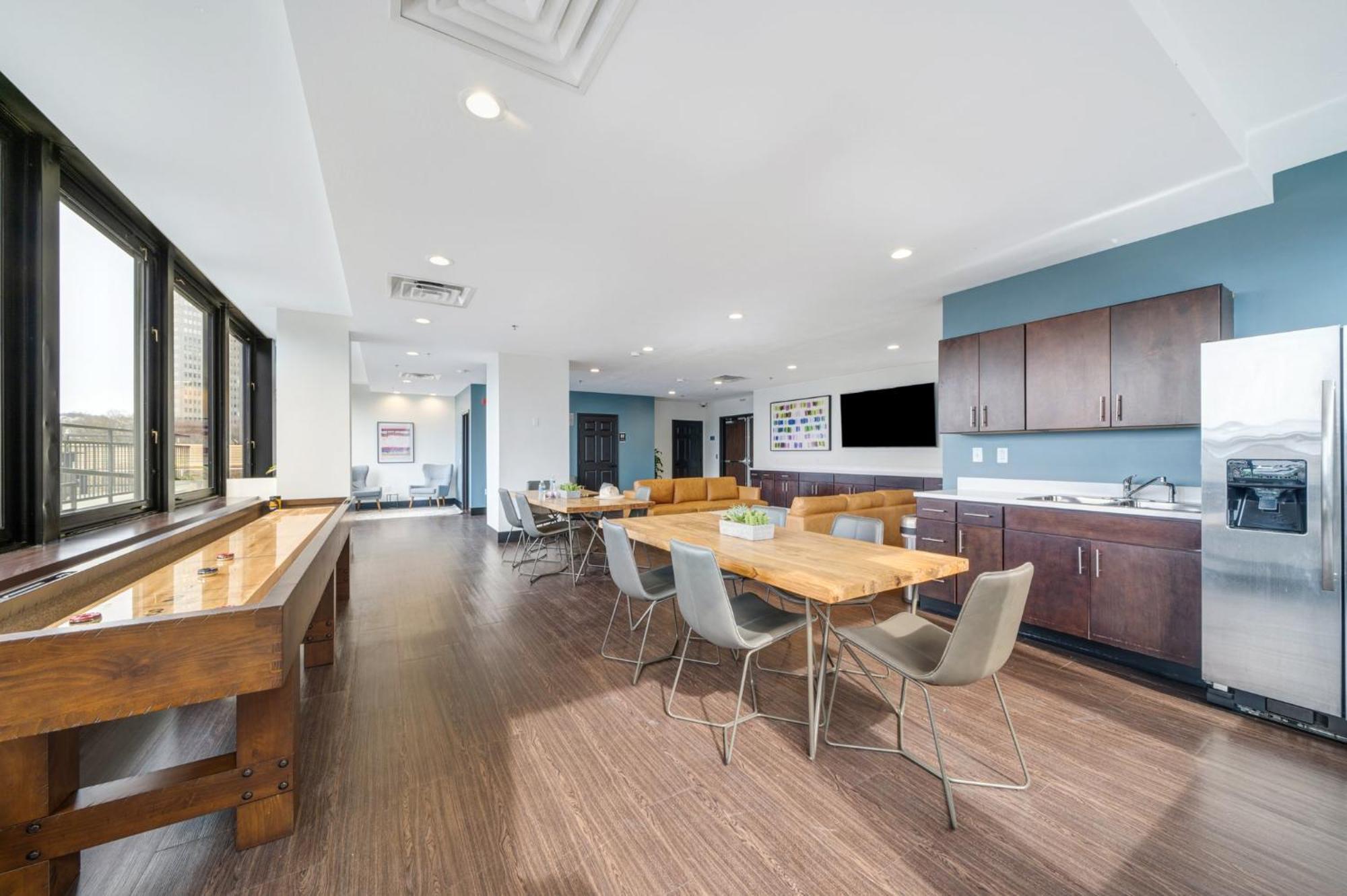 Sweeping Stadium Views Wonderfully Located 24-7 Parking Gym Lounge Питсбърг Екстериор снимка